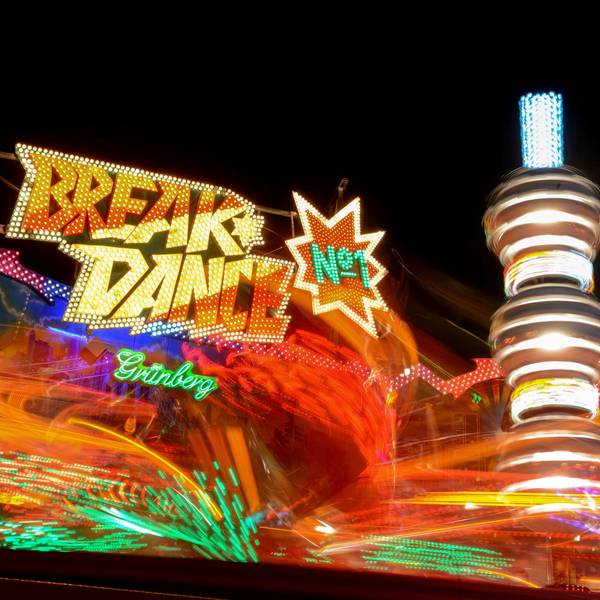 Das Fahrgeschäft Breakdance ist auf der Euskirchener Kirmes.
