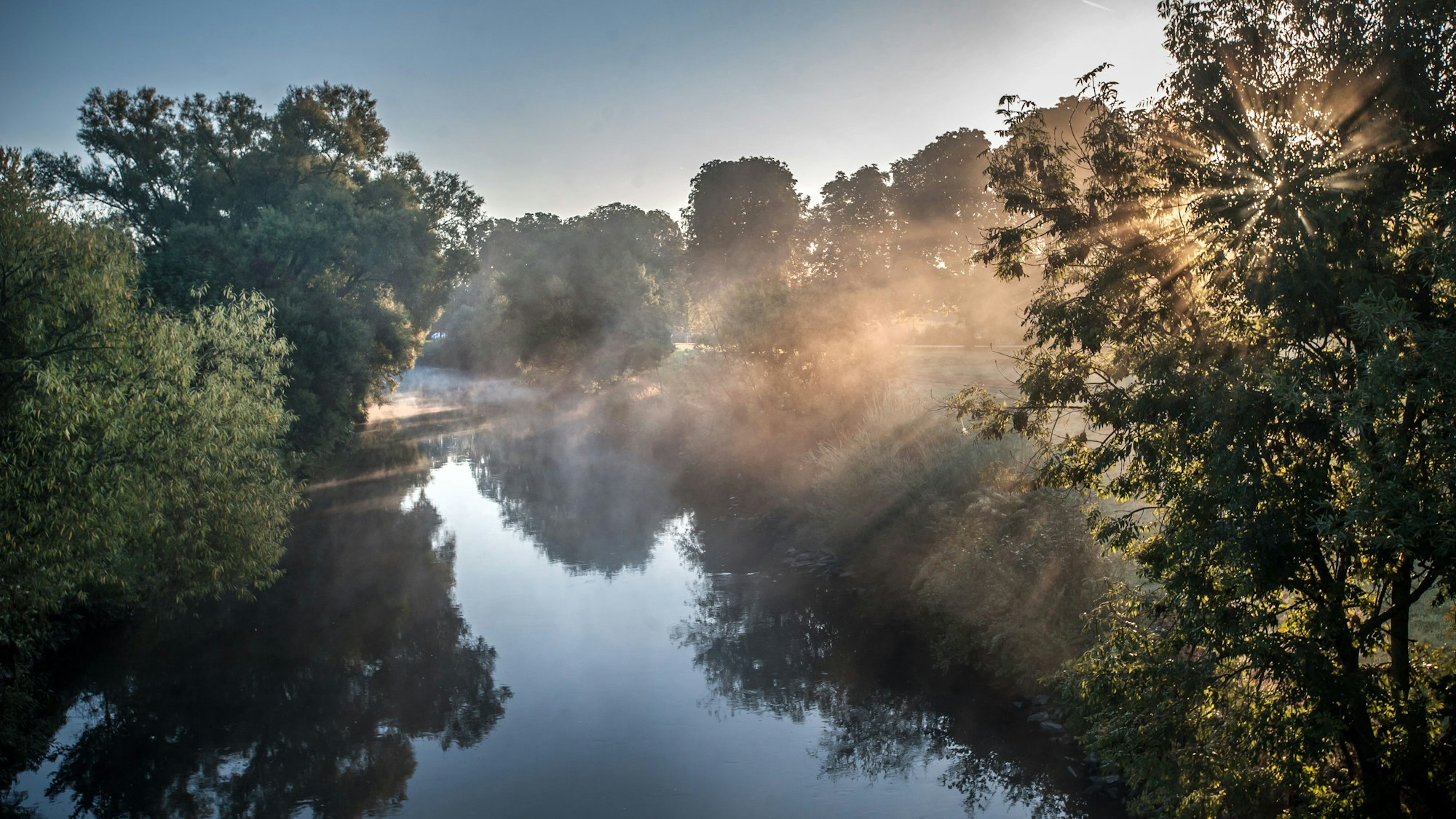 Die Wupper im Morgennebel
