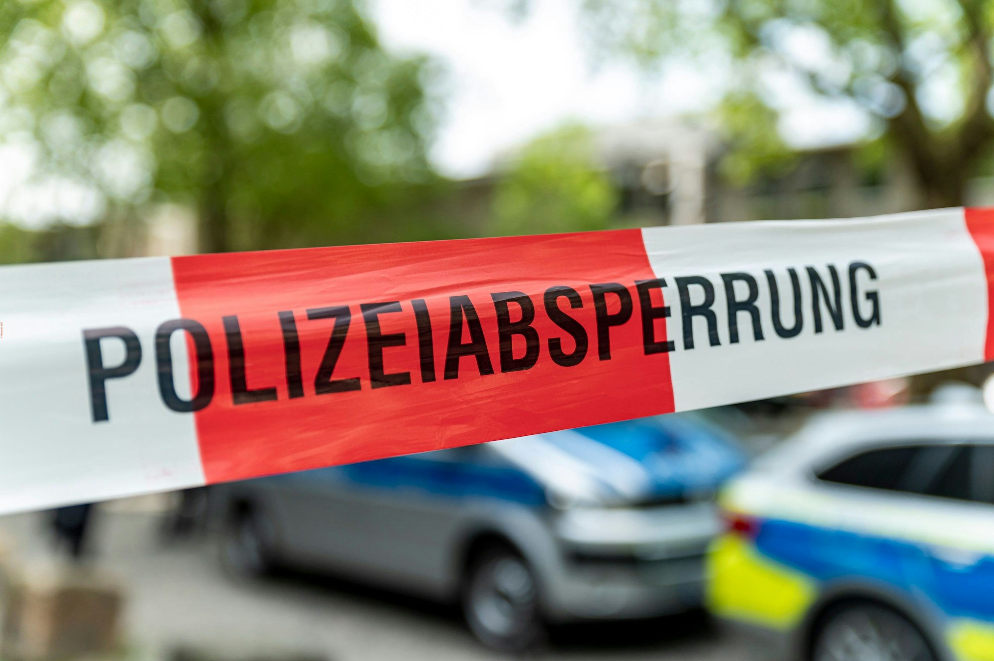 Bild einer Polizeiabsperrung.