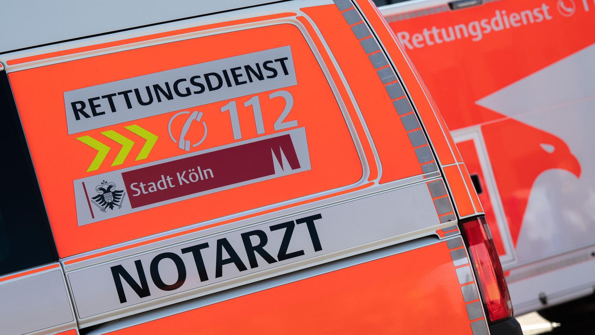 Ein Notarzteinsatzfahrzeug in Köln.