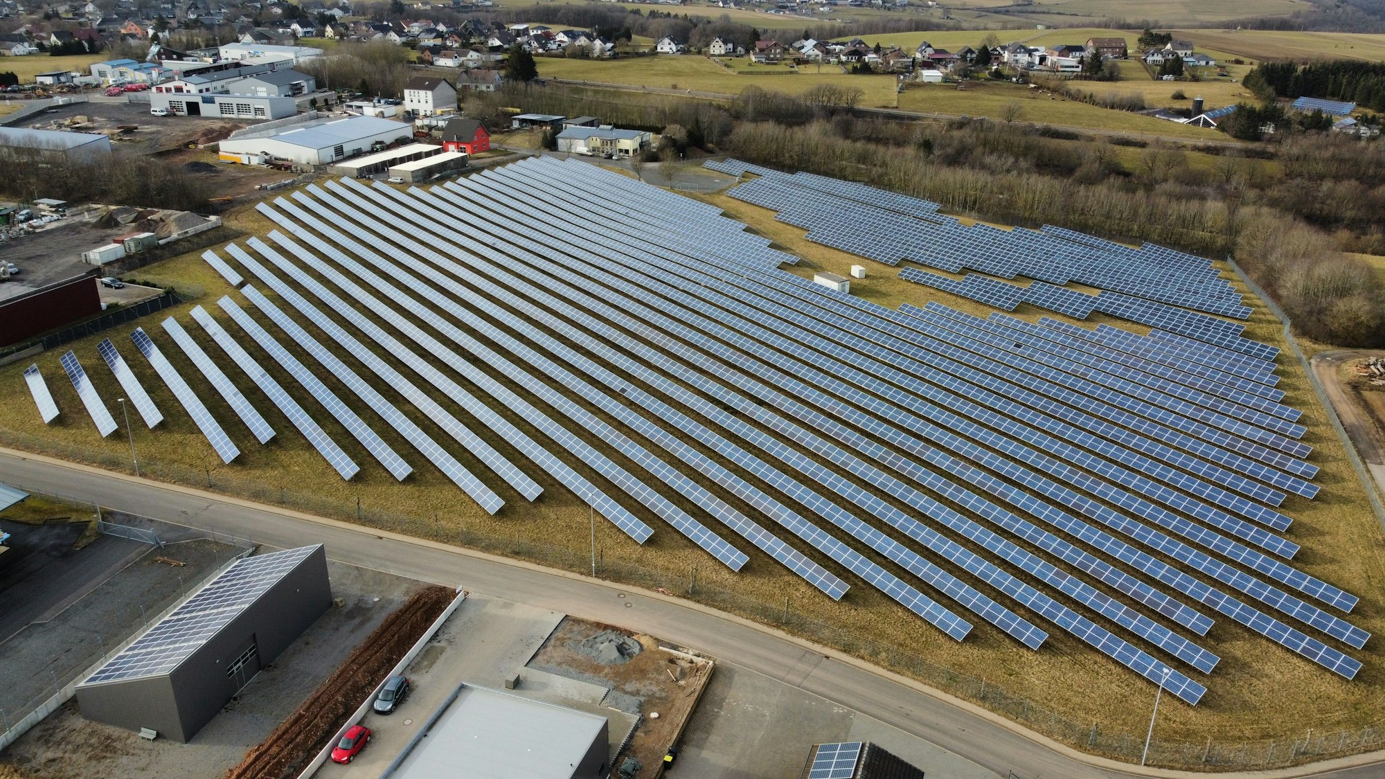 Drohnenfoto des Solarparks in Herhahn.