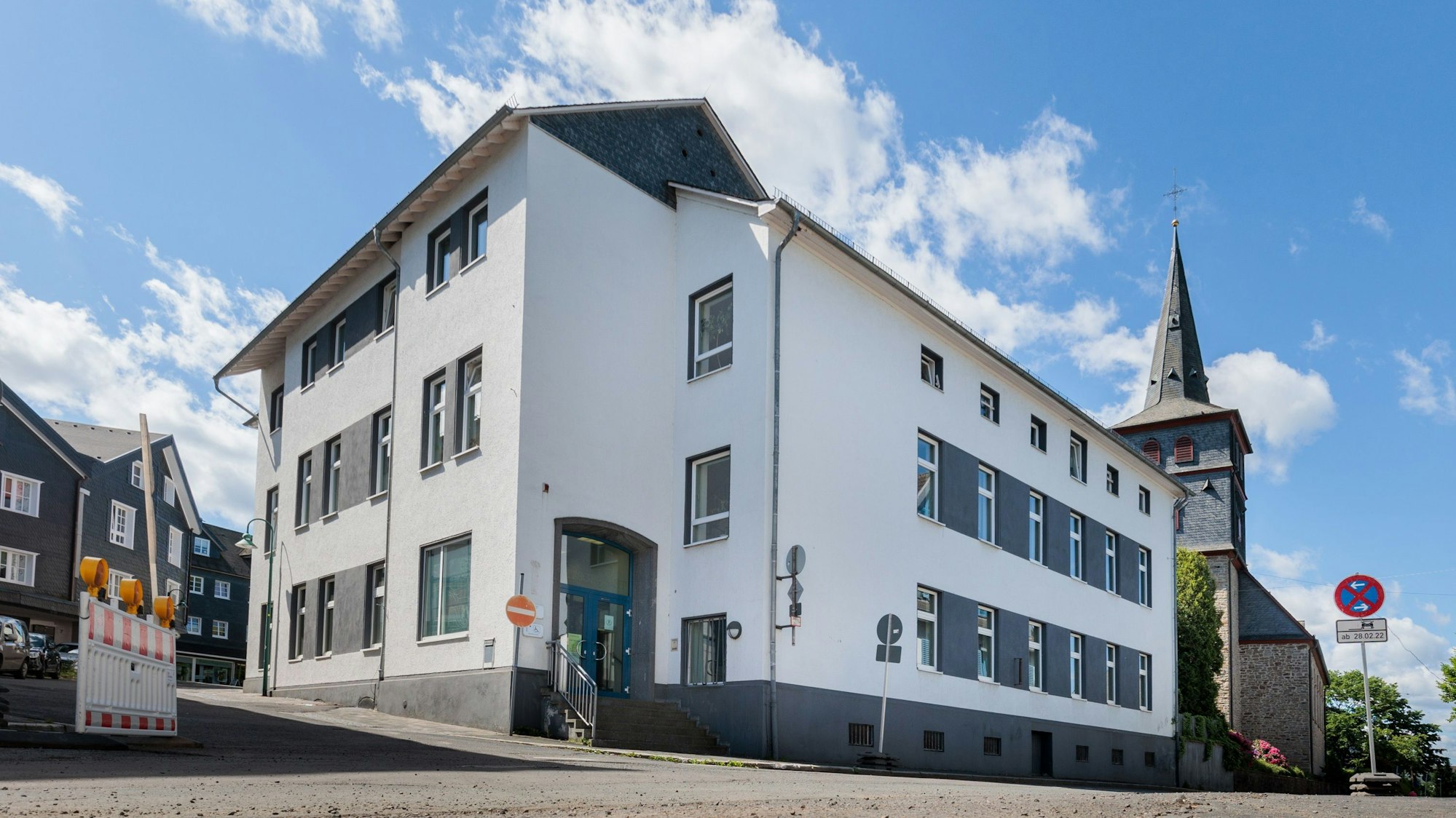 Autorennummer: 14070
25.05.22, Waldbröl
Symbolfotos - Amtsgericht Waldbröl