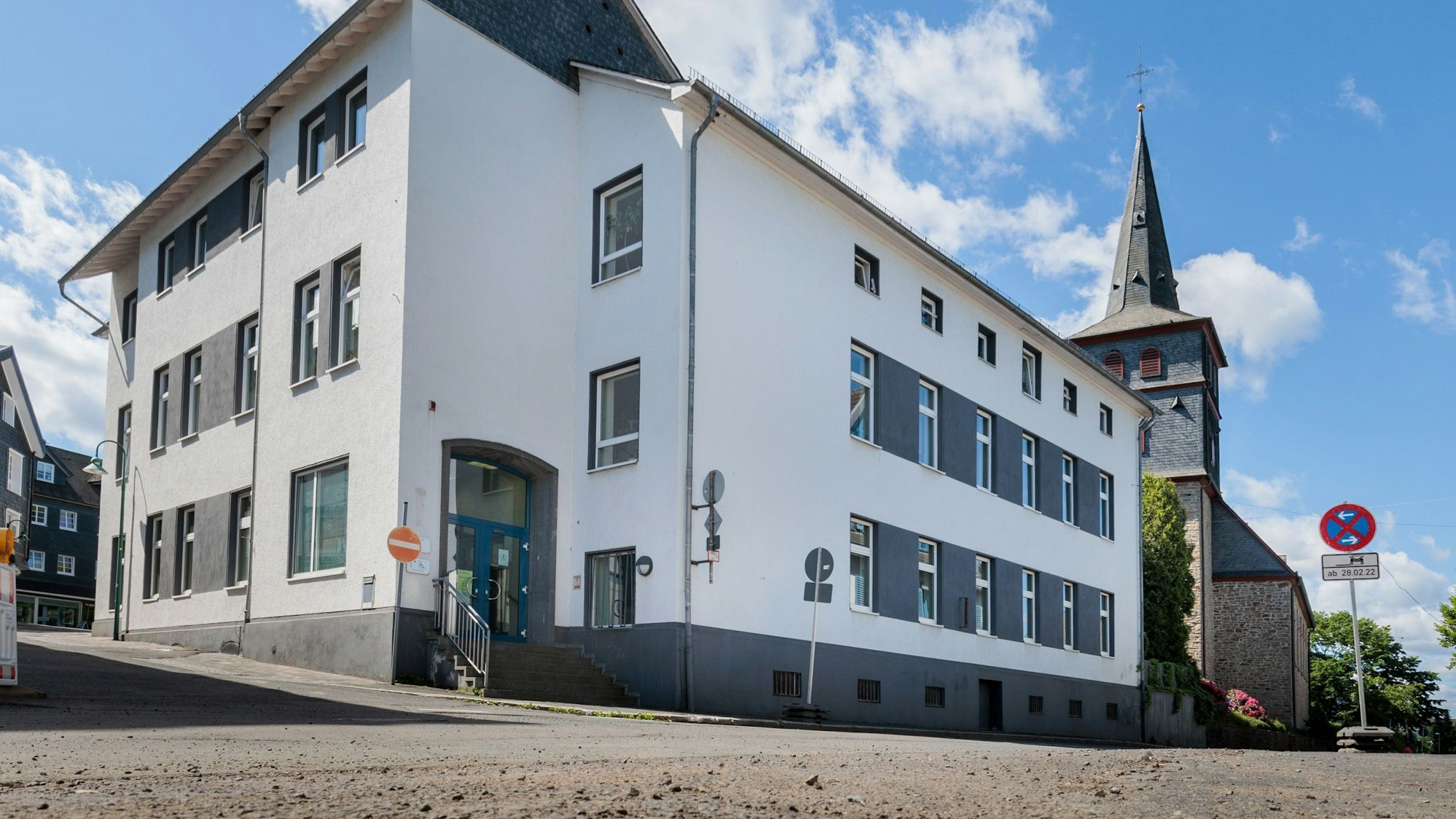 Autorennummer: 14070
25.05.22, Waldbröl
Symbolfotos - Amtsgericht Waldbröl