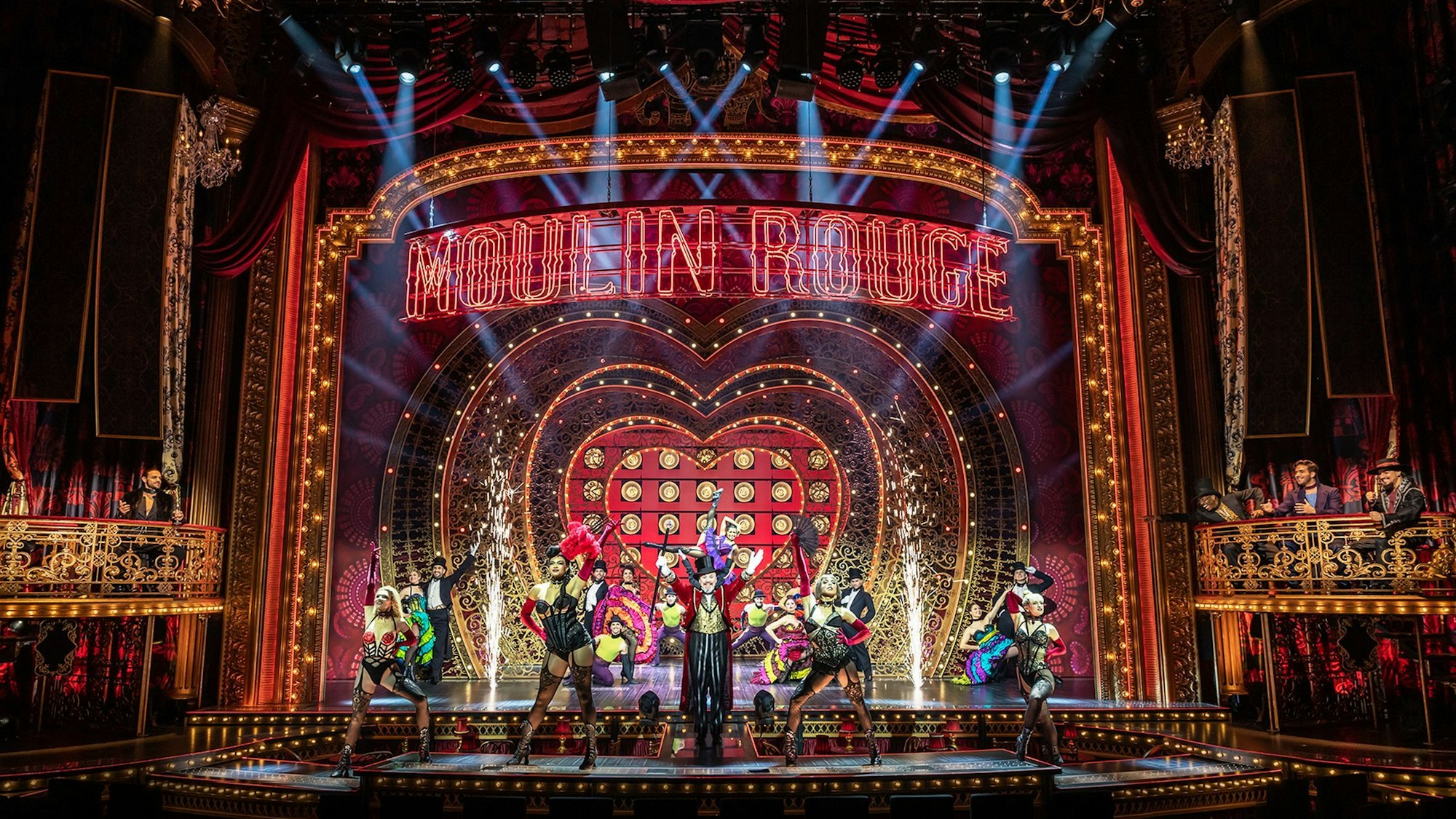 Es ist die Bühne bei der Musicalpremiere in Köln zu sehen.