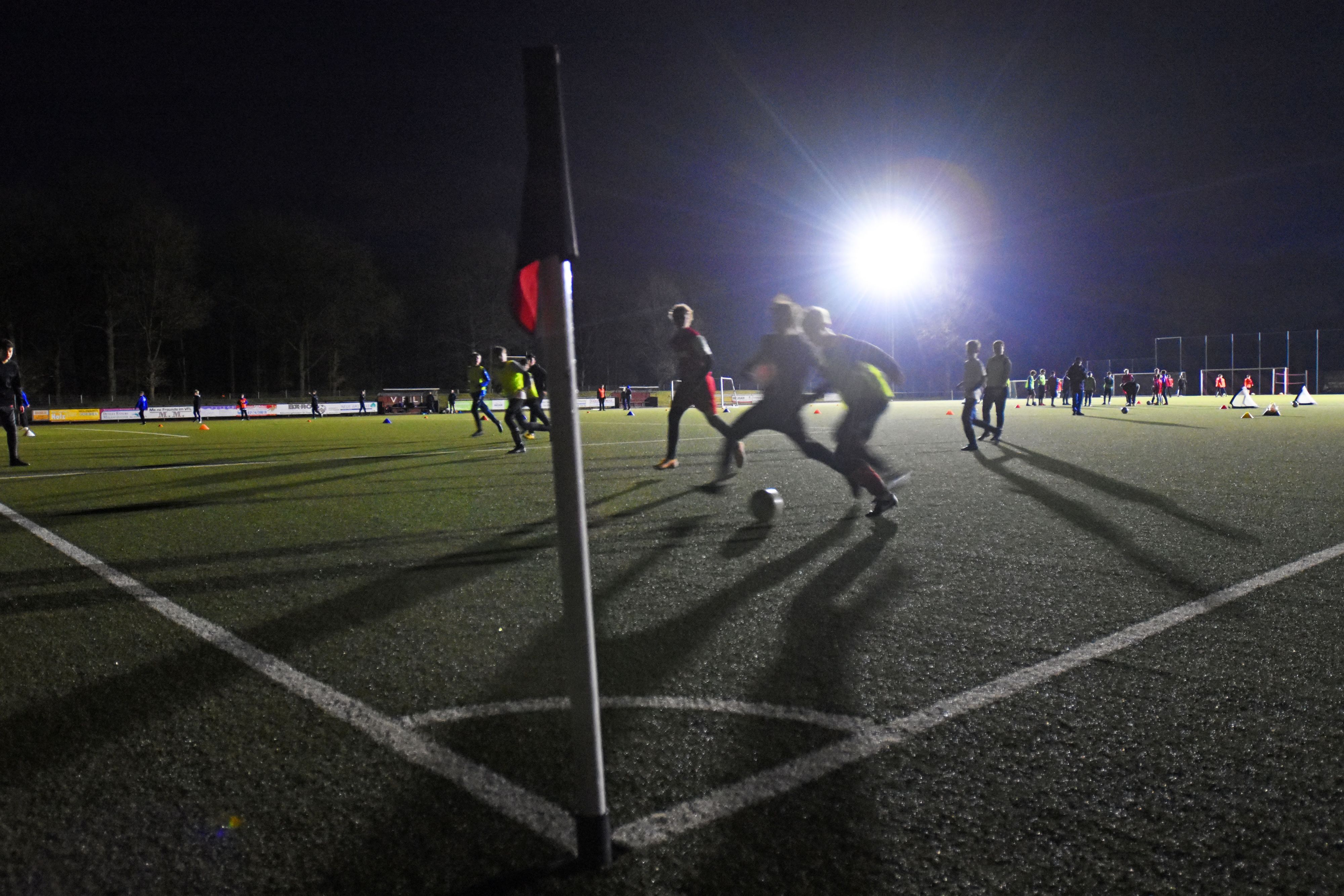 Immer wieder ist der Sportplatz in Witzhelden Ziel von Vandalismus.