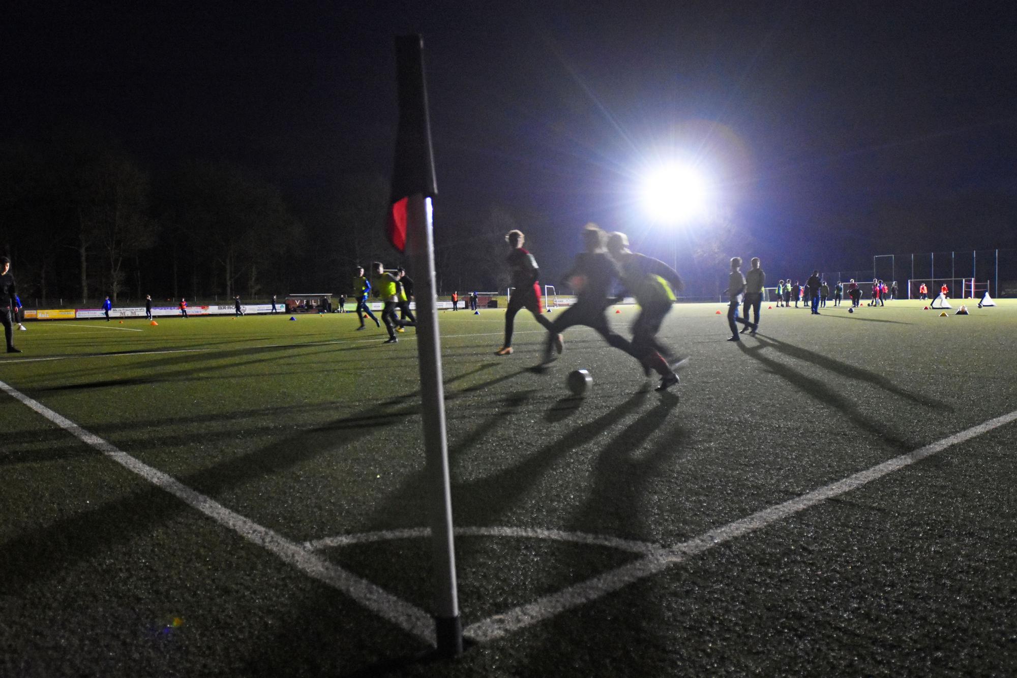 Immer wieder ist der Sportplatz in Witzhelden Ziel von Vandalismus.
