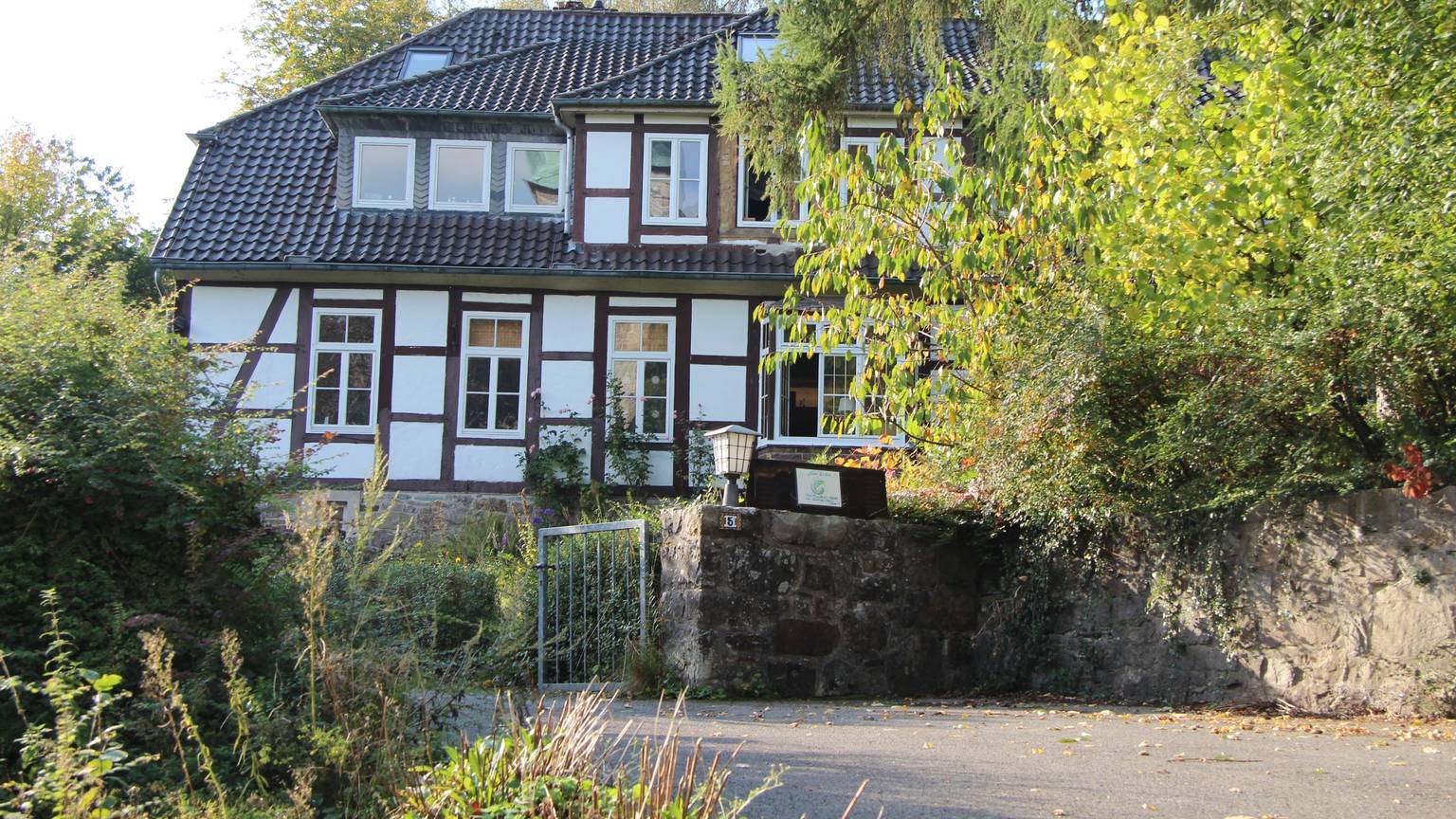 Dörentrup-Hillentrup (Kreis Lippe): Das Gebäude der alten Dorfschule von Dörentrup.