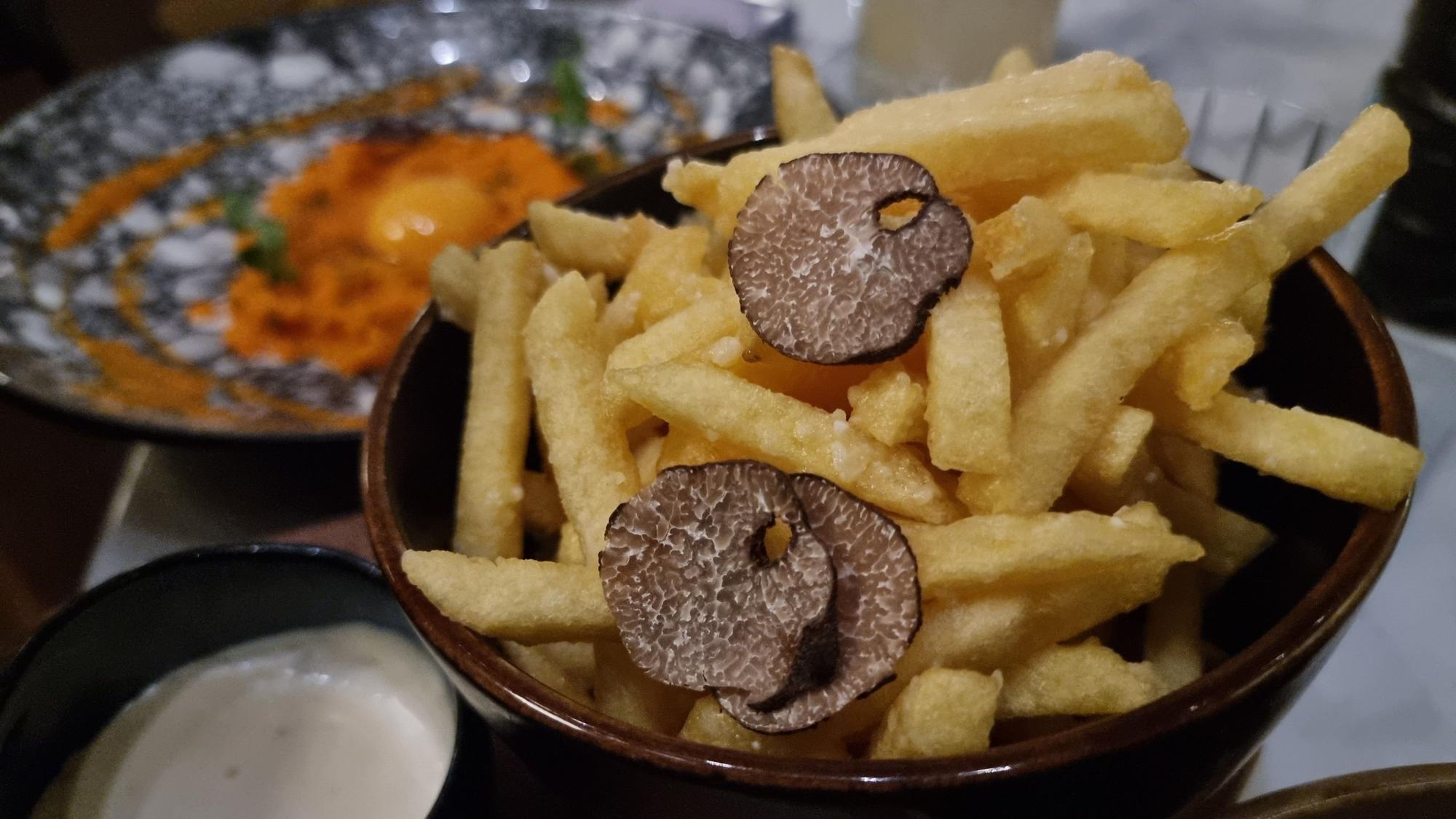 Schale mit Trüffelfritten