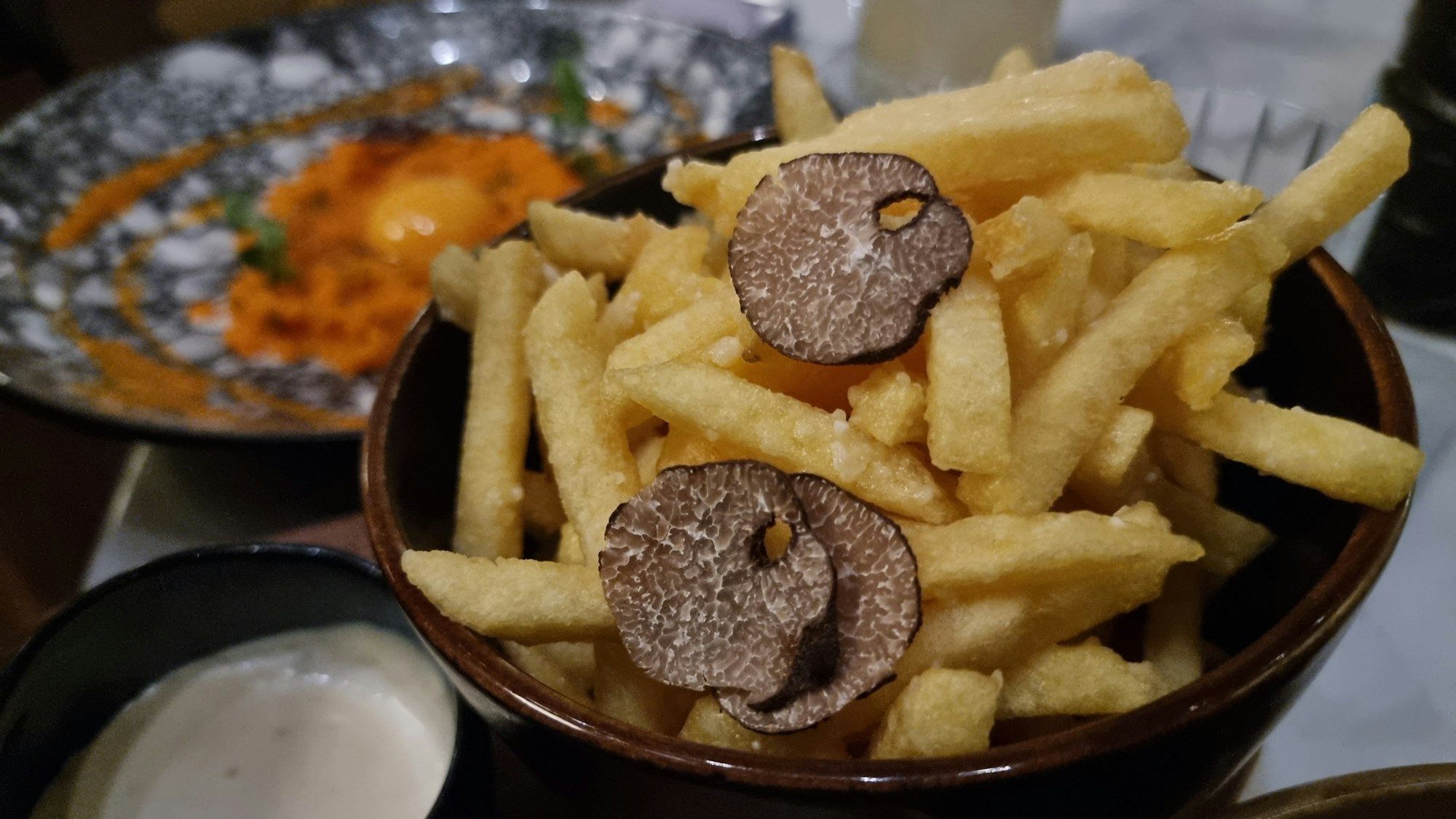 Schale mit Trüffelfritten