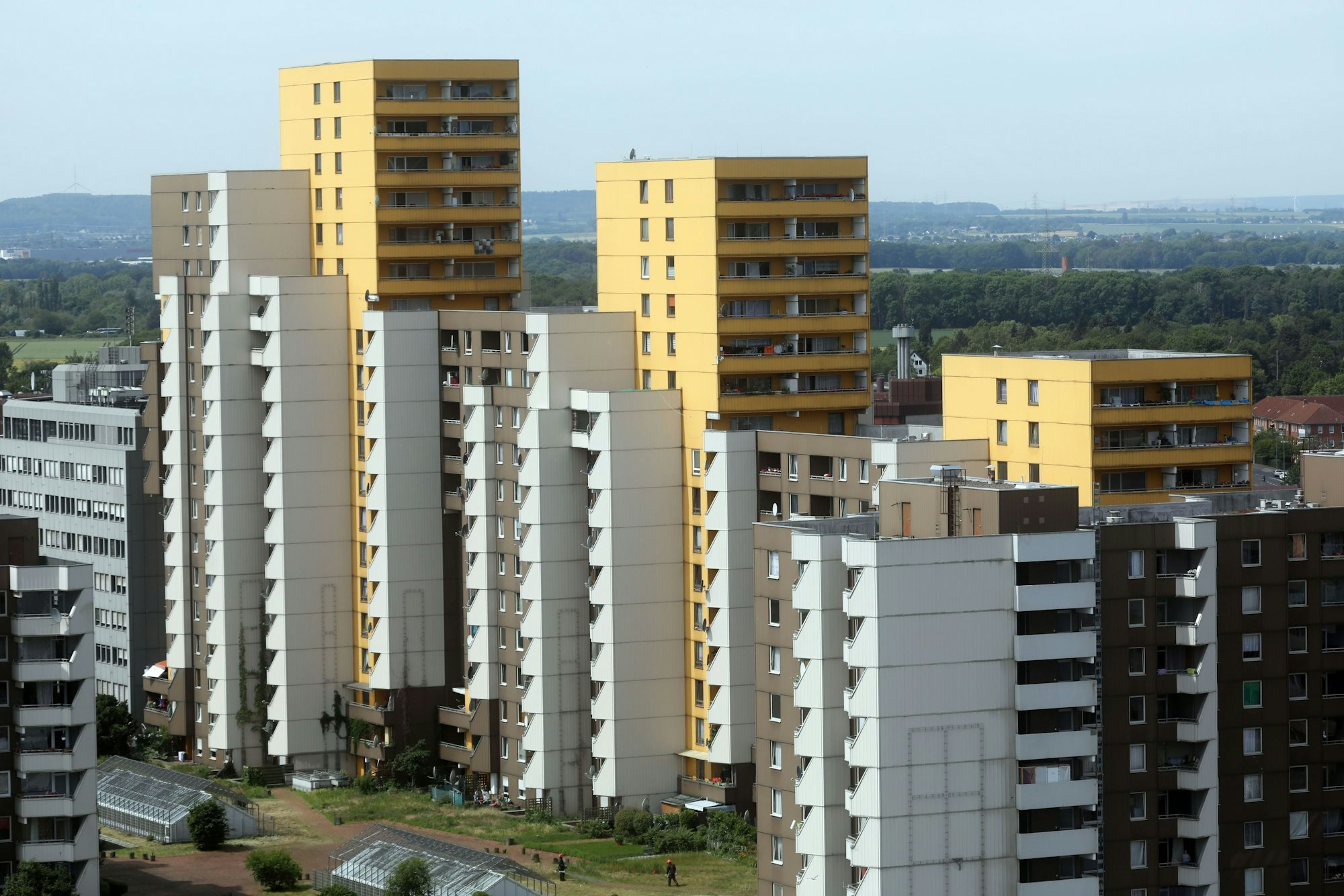 Das Bild zeigt Hochhäuser in Köln-Chorweiler.