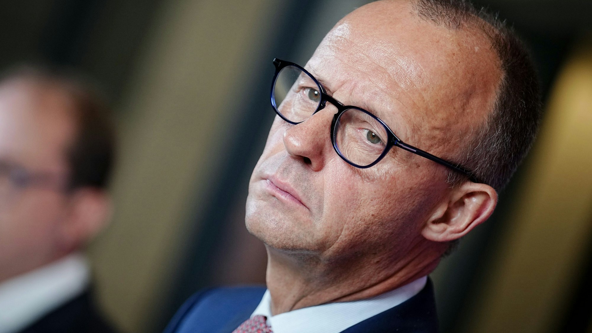 Friedrich Merz, CDU-Bundesvorsitzender und Unionsfraktionsvorsitzender, und Alexander Dobrindt, CSU-Landesgruppenchef, geben ein Pressestatement vor der Fraktionssitzung ihrer Parteien.