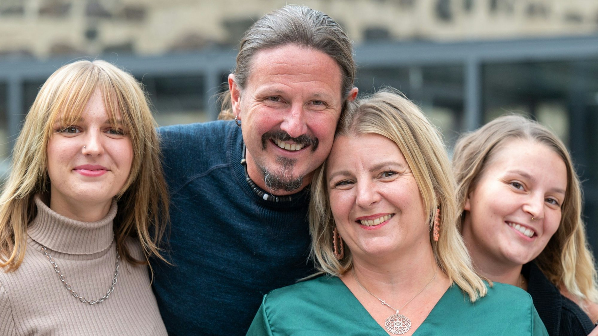 Marco Schneefeld mit Gattin Nicole und Töchtern