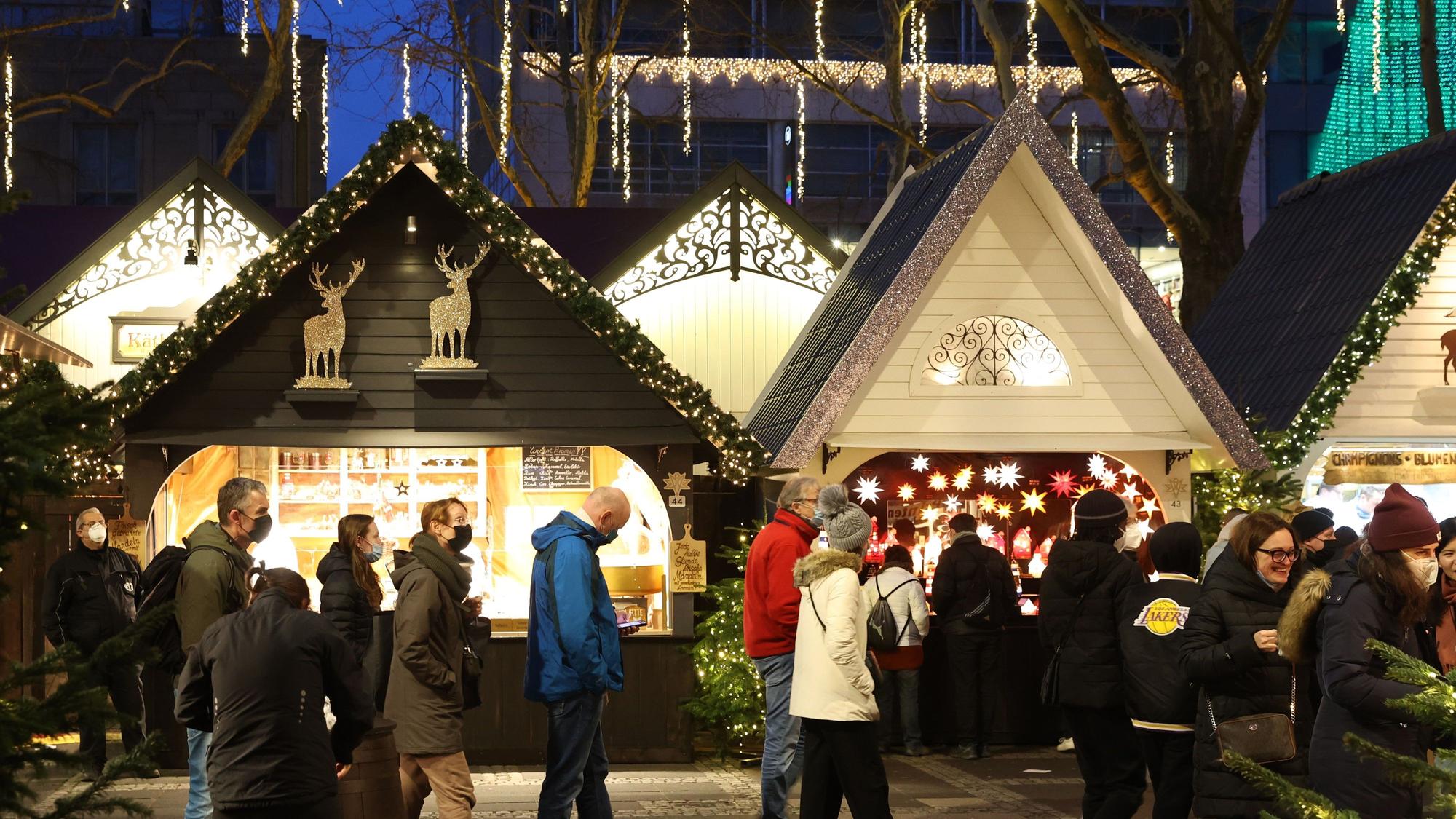 Weihnachtsmarkt auf dem Neumarkt