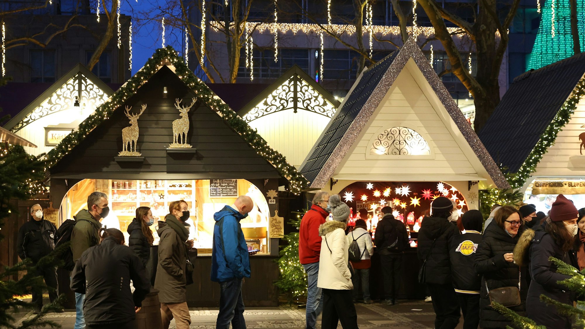 Weihnachtsmarkt auf dem Neumarkt