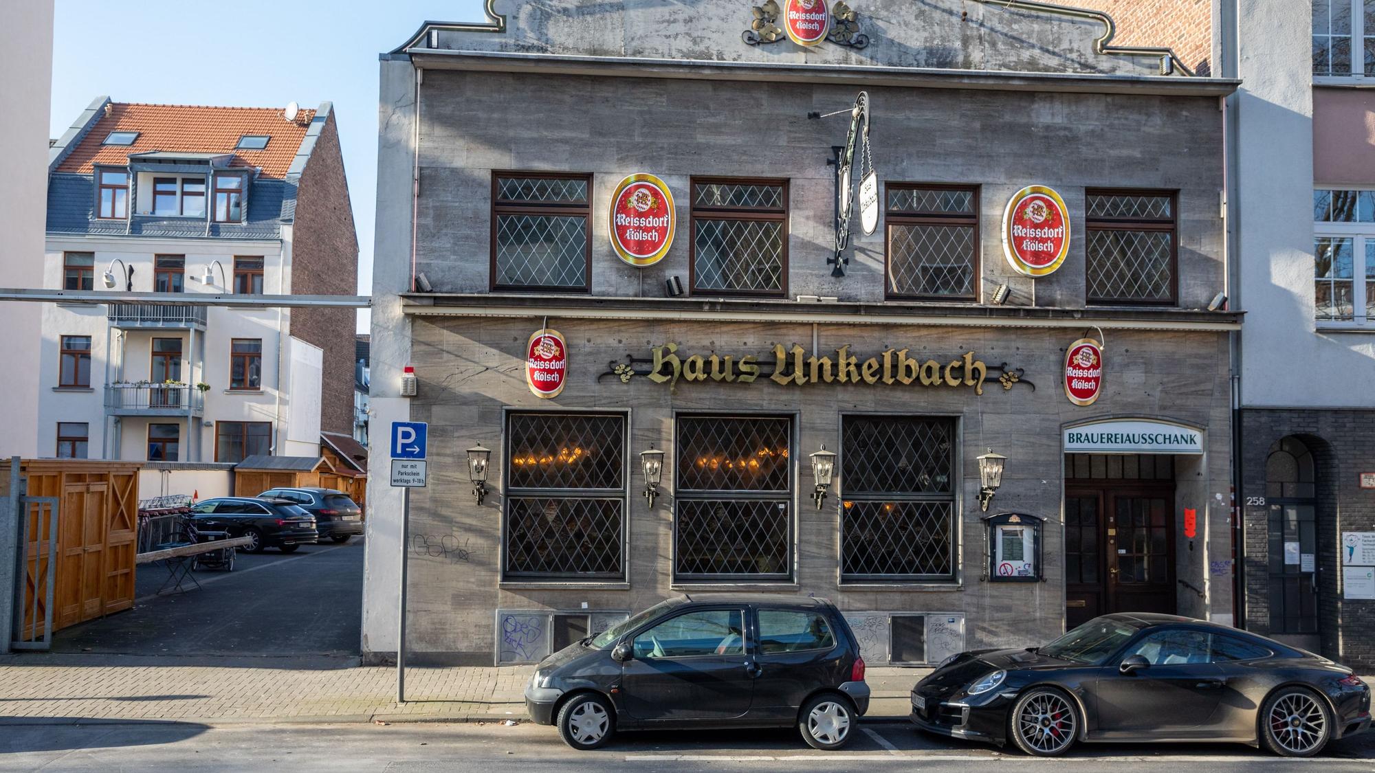 Das Brauhaus „Haus Unkelbach“ an der Luxemburger Straße in Köln (Archivfoto).
