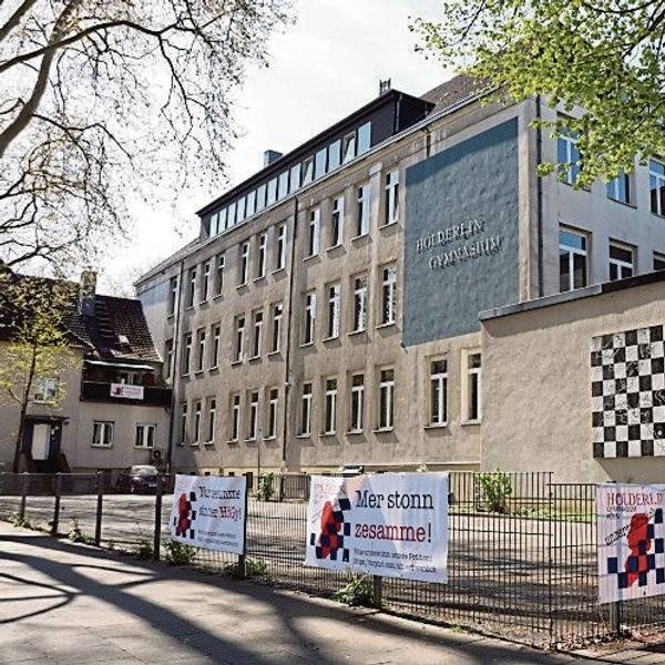 Das Hölderlin-Gymnasium wird abgerissen und neu gebaut. Foto: Schäfer