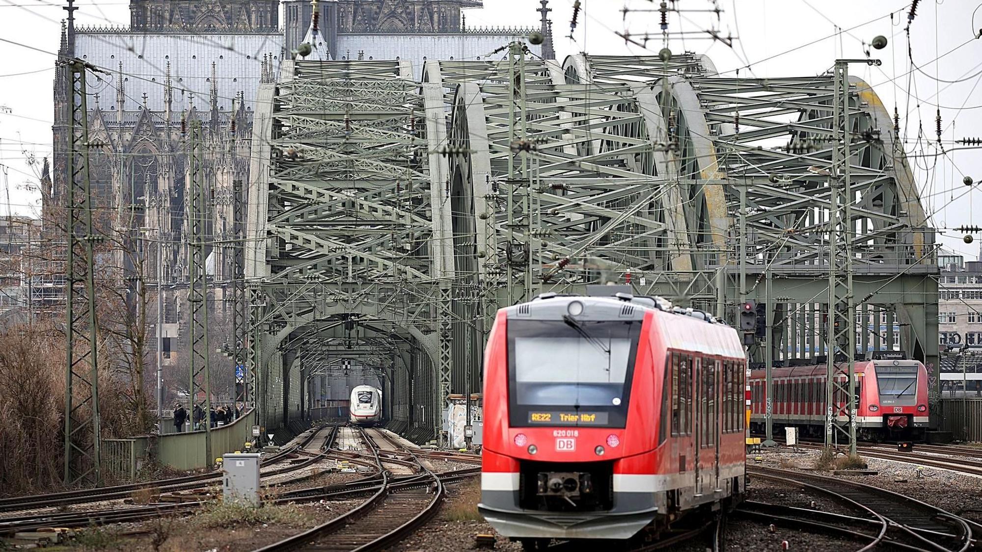 So sieht die Brücke heute aus mit den drei breiten Brückenbögen.