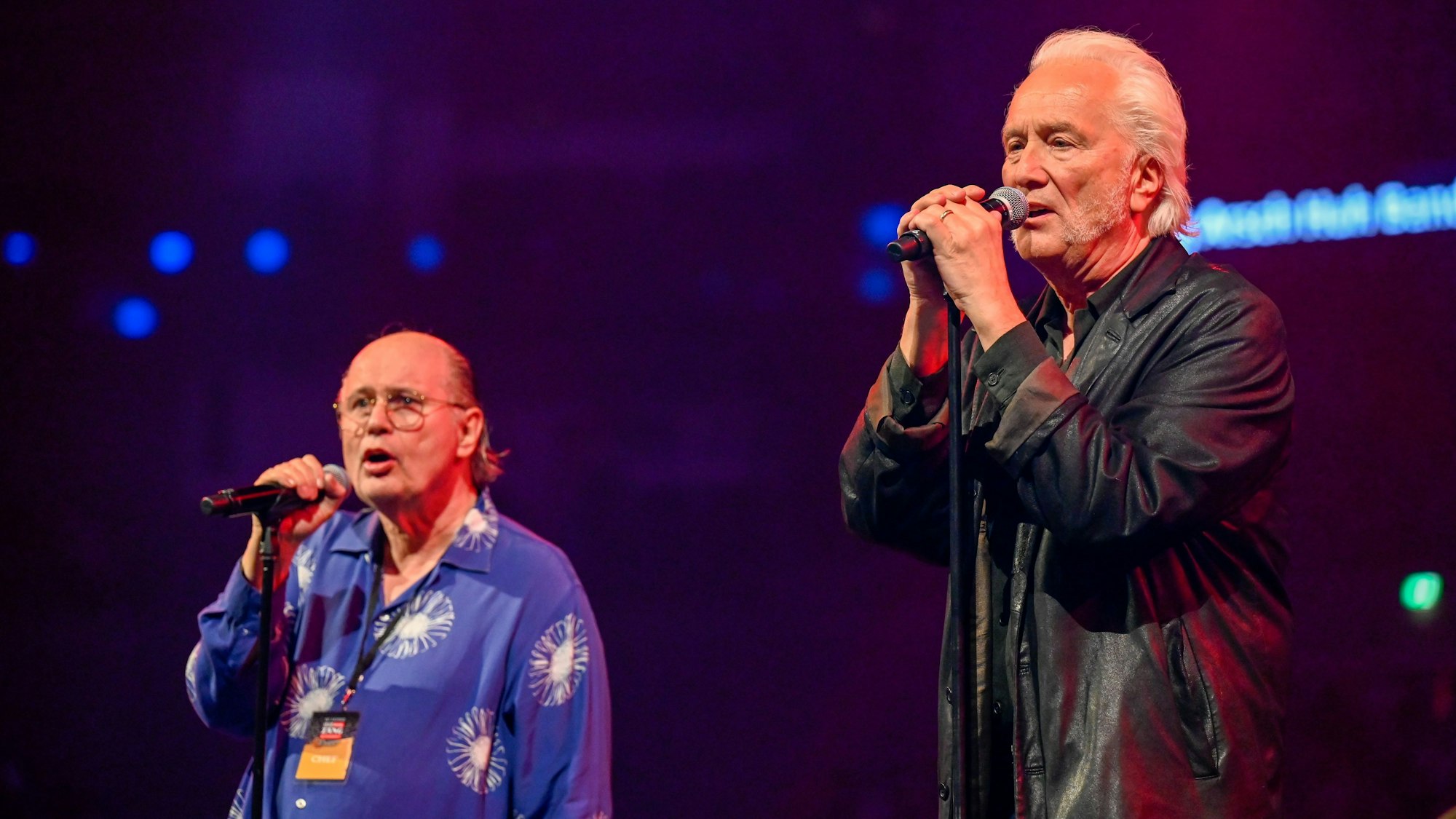 Arno Steffen (l.) und Hannes Schöner bei der Jubiläumskundgebung von „Arsch huh“.