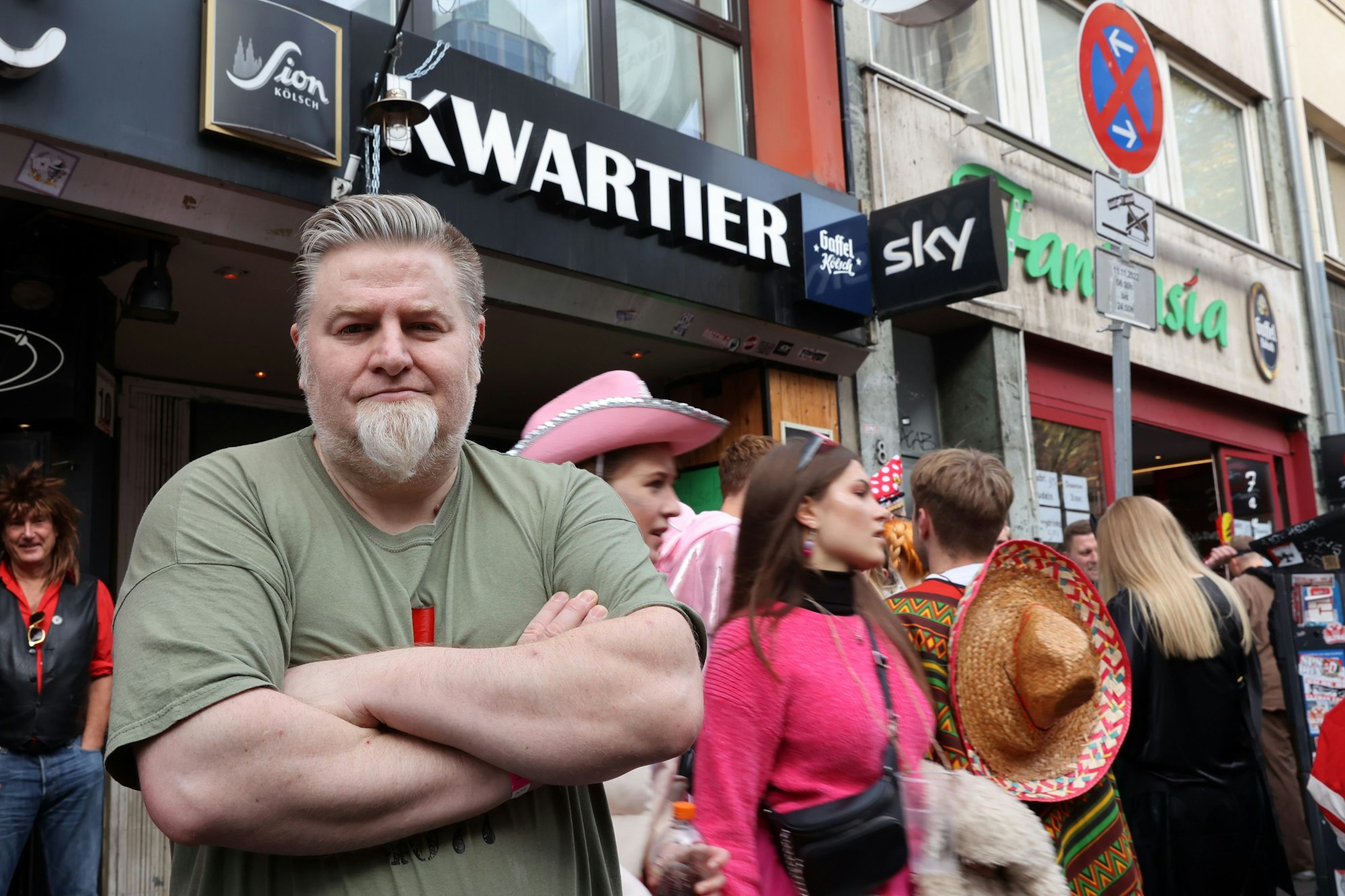 11.11.2022
Köln:
Sessionsauftakt Kölner Karneval
Zülpicher Straße
Markus Vogt vom Kwatier
Foto: Martina Goyert