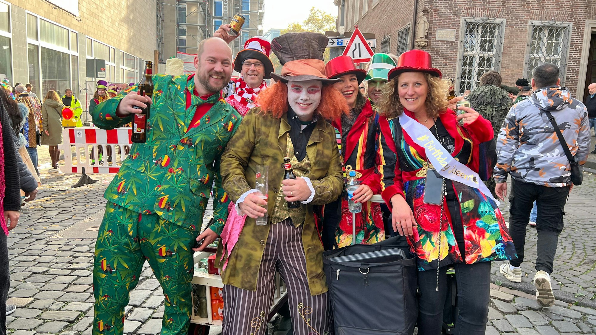 Gruppe Niederländer in der Kölner Altstadt.