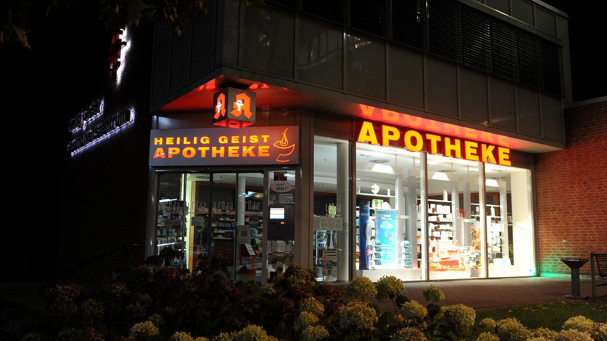 Zu sehen ist die Heilig-Geist-Apotheke in Longerich direkt am Heilig-Geist-Krankenhaus.