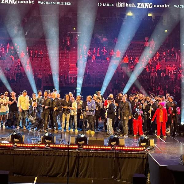 Arsch huh auf der Bühne beim Finale am 10.11. 2022.