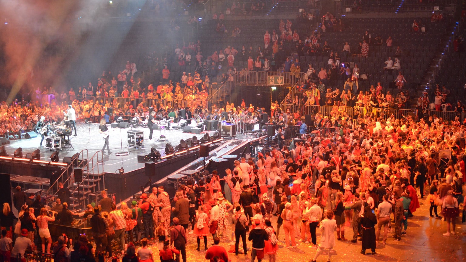 Blick in die Lanxess-Arena: Bei der „Jecken 11“ war noch viel Platz.