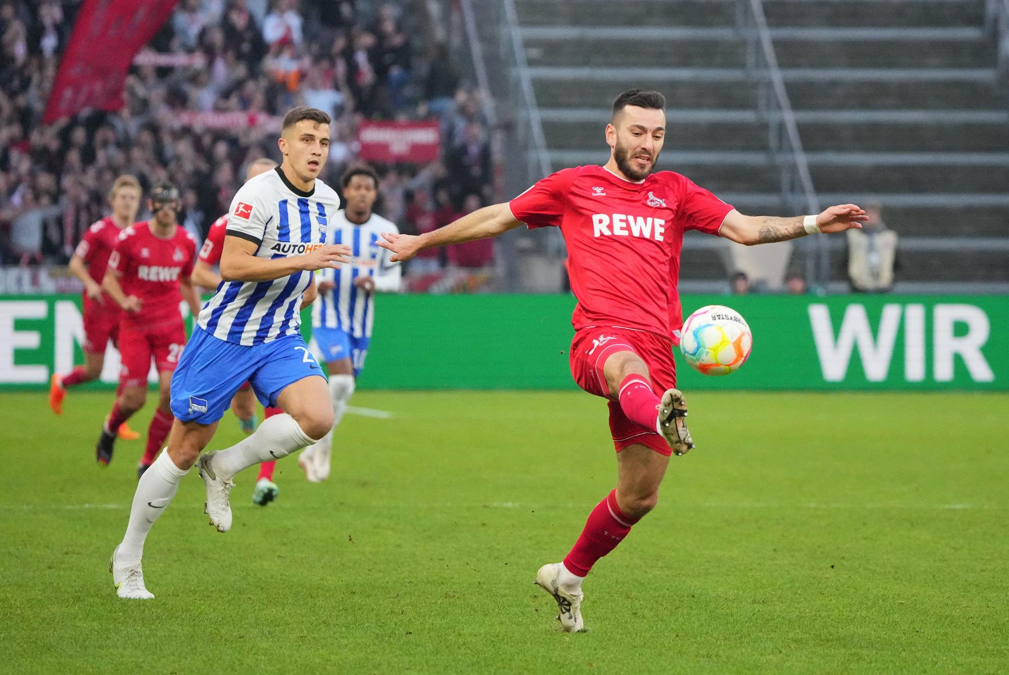 Kölns Sargis Adamyan am Ball