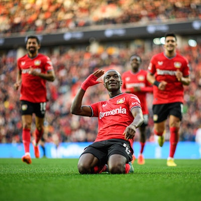 Bayer 04 Leverkusens Moussa Diaby bejubelt sein Tor gegen den VfB Stuttgart.