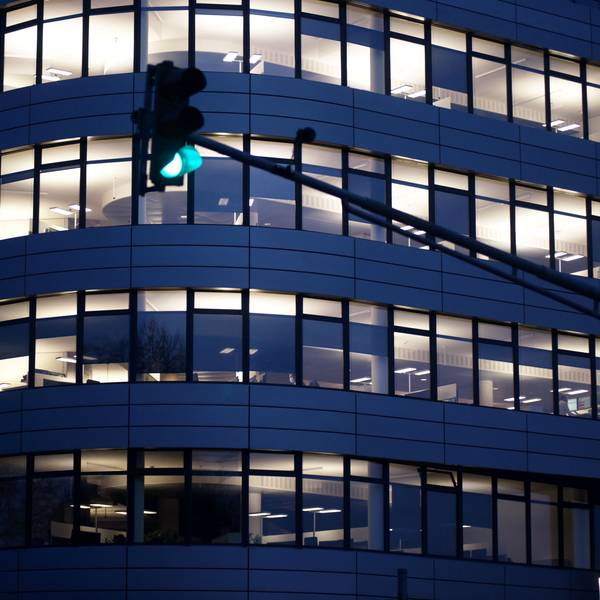 In den Büroräumen der Zentrale der Rhein-Energie am Parkgürtel in Ehrenfeld.
RheinEnergie brennt Licht.