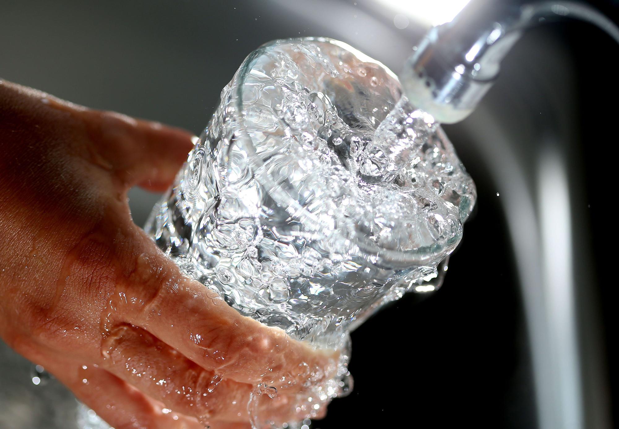 Für die Versorgung mit Trinkwasser müssen Niederkasseler Bürgerinnen und Bürger von Januar an tiefer in die Tasche greifen.