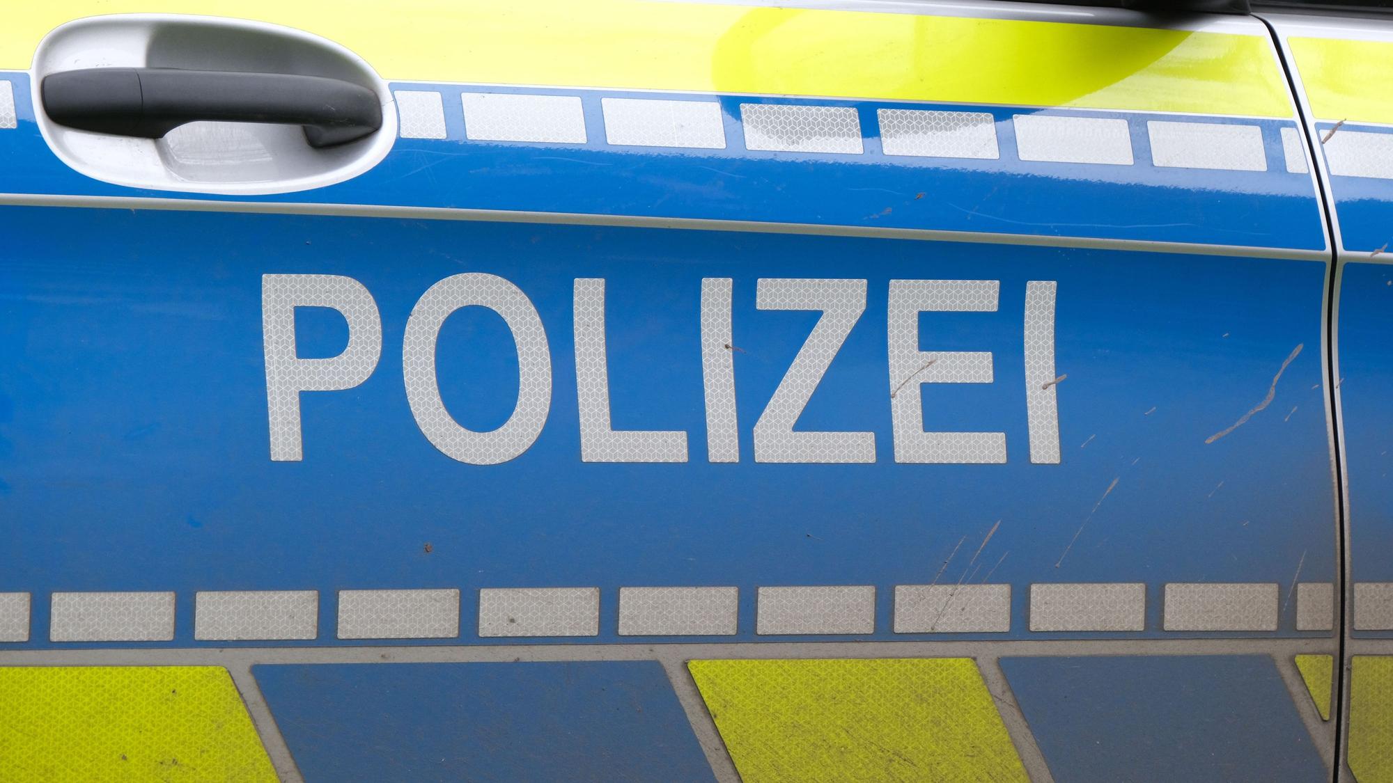 Symbolfoto Polizei, Polizeifahrzeug, Einsatzfahrzeug