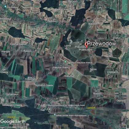 Die Google-Earth-Luftaufnahme zeigt die Region um den Ort Przewodow in Polen nahe der Grenze zur Ukraine (rechts).
