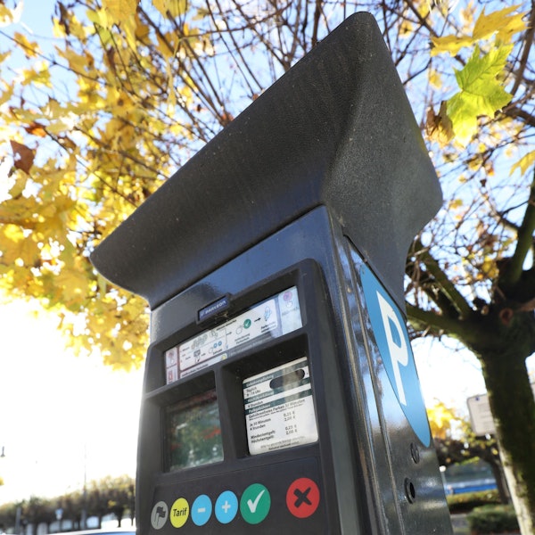 Einer der alten Parkscheinautomaten an der Rheinallee in Königswinter.