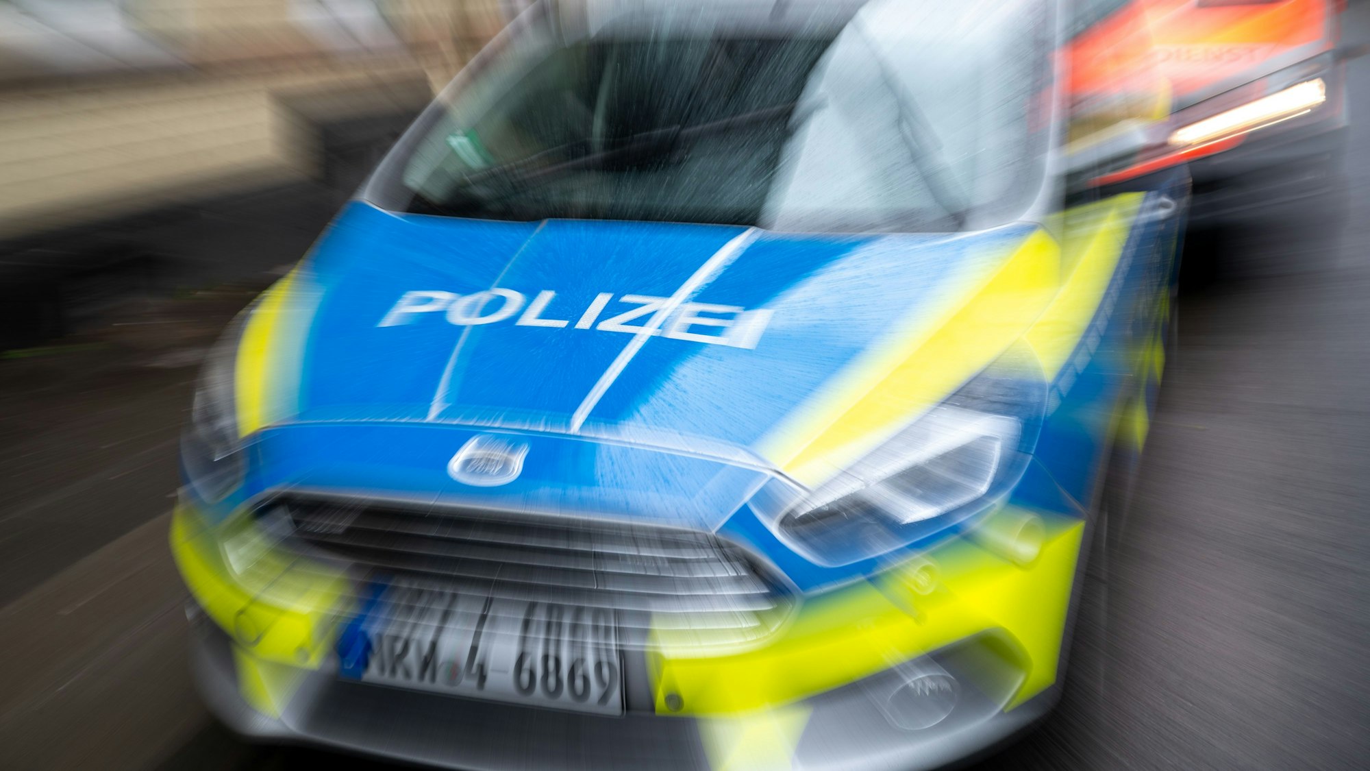 Einsatzfahrzeug der Kölner Polizei