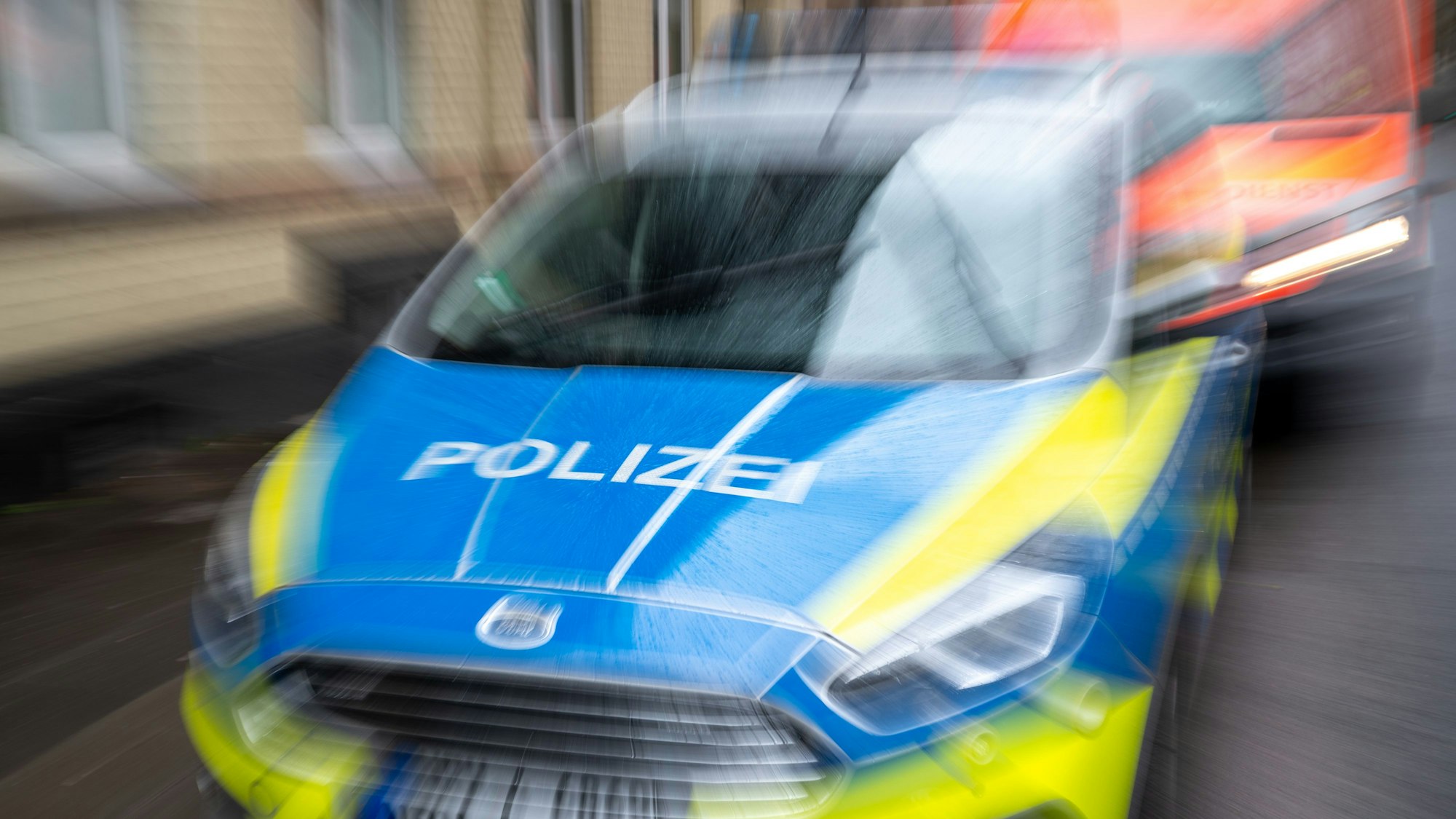 Ein Einsatzfahrzeug der Polizei.