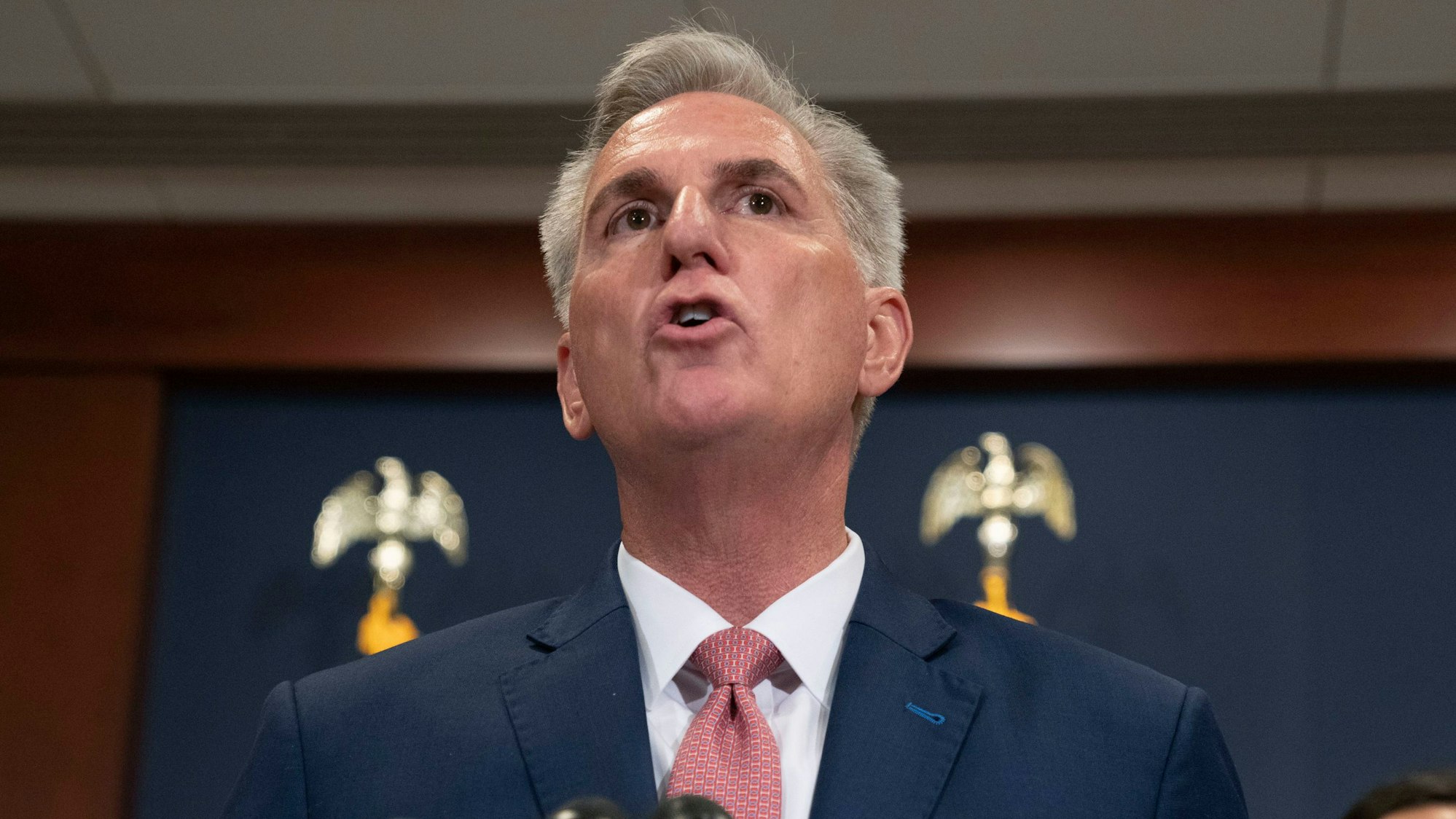 Kevin McCarthy von den Republikanern äußerst sich bei einer Pressekonferenz zu den Midterm-Wahlen in den USA: