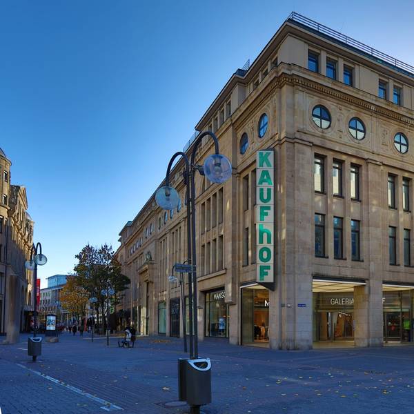 Warenhaus von Galeria Karstadt Kaufhof in der Kölner Innenstadt. Kaufhof an der Schildergasse.