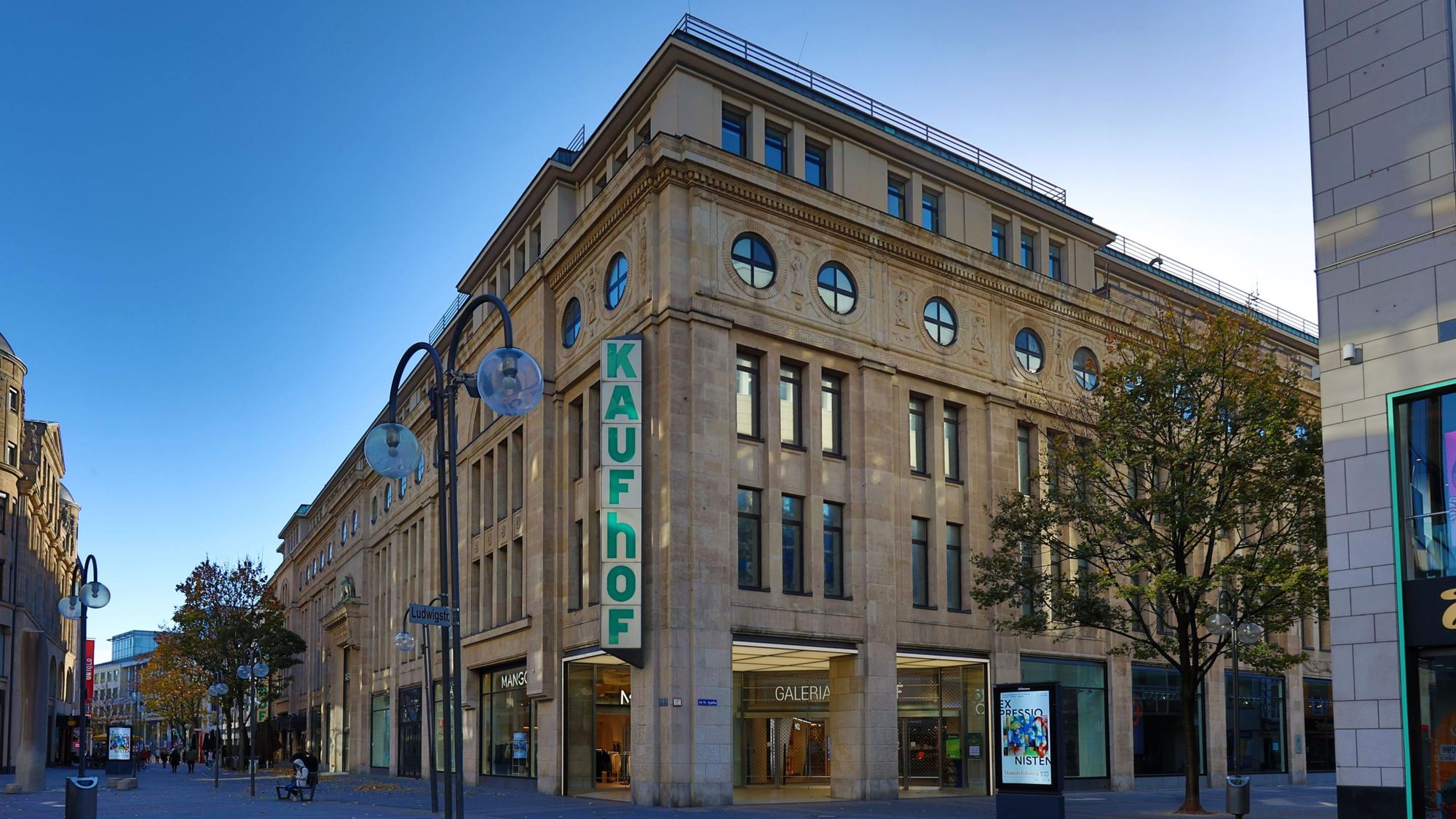 Warenhaus von Galeria Karstadt Kaufhof in der Kölner Innenstadt. Kaufhof an der Schildergasse.