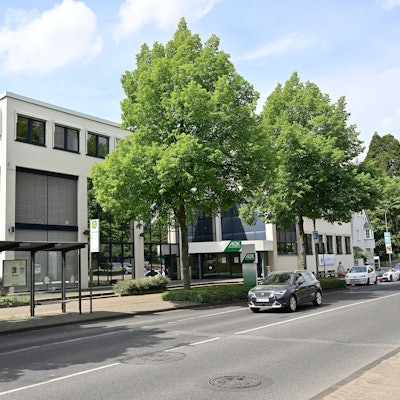 Das AOK-Gebäude an der Bensberger Straße in Bergisch Gladbach-Heidkamp