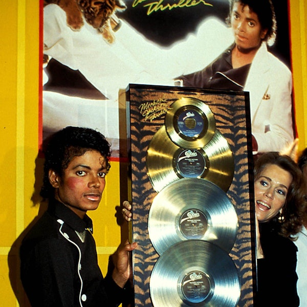 Michael Jackson and Jane Fonda at the Platinum status presentation for his Thriller album on February 25, 1983 1980 PUBLICATIONxNOTxINxUSA Copyright: xRalphxDominguez/MediaPunchx