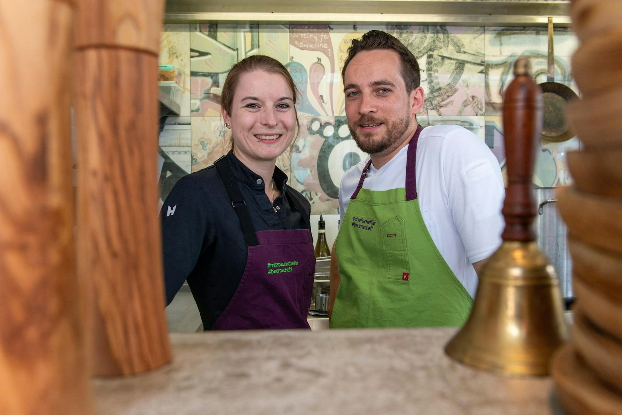 Sonja Baumann und Erik Scheffler in ihrem Restaurant.