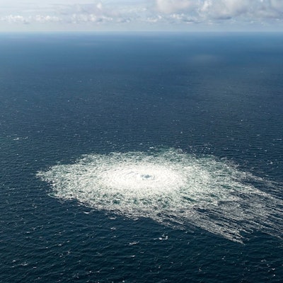 Ende September waren Blasen und Strudel auf der Wasseroberfläche über einem Gasleck in der Ostsee zu sehen. (Archivbild)