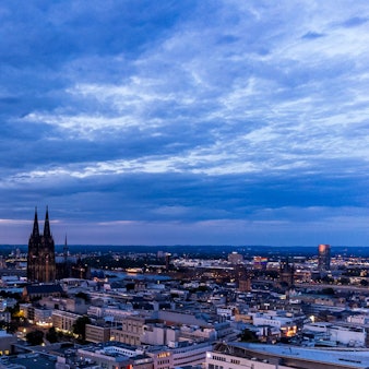 Viele Gut-Verdiener ziehen aus Köln weg, so das Ergebnis einer Studie des IW