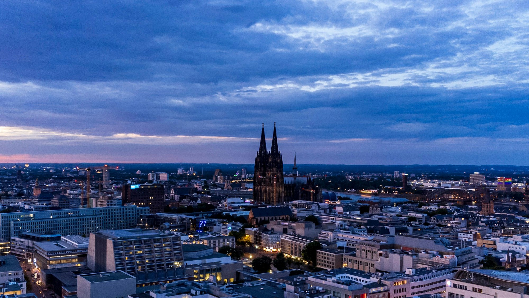Um den Dom sollte ein Kulturprogramm während der EM stattfinden. Das entfällt nun.