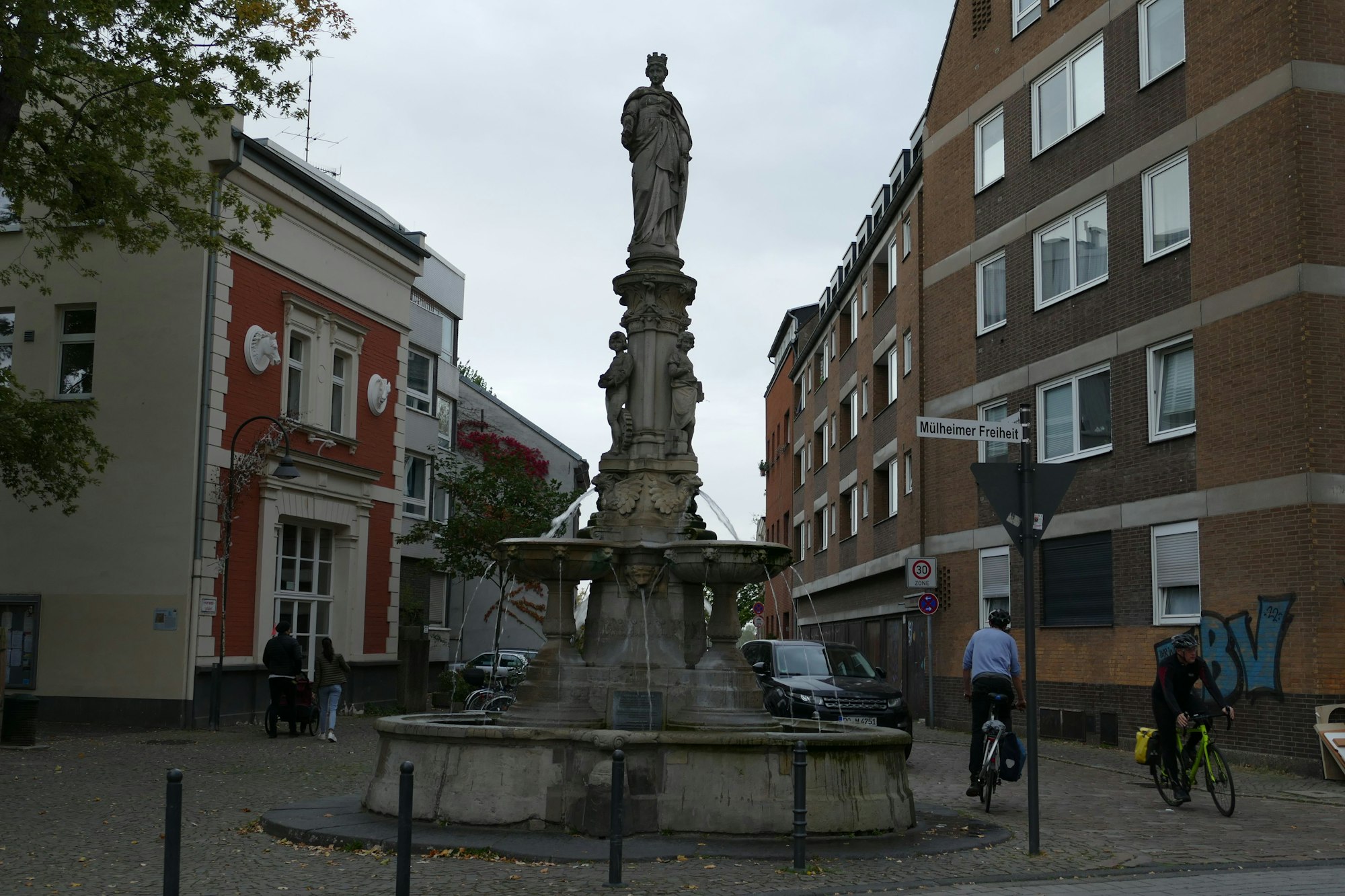 Mülheimia-Brunnen, Mülheimer Freiheit