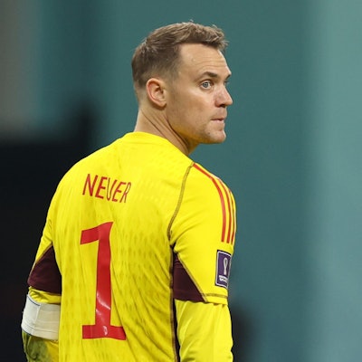 Deutschlands Torwart Manuel Neuer schaut nach dem Spiel frustriert.