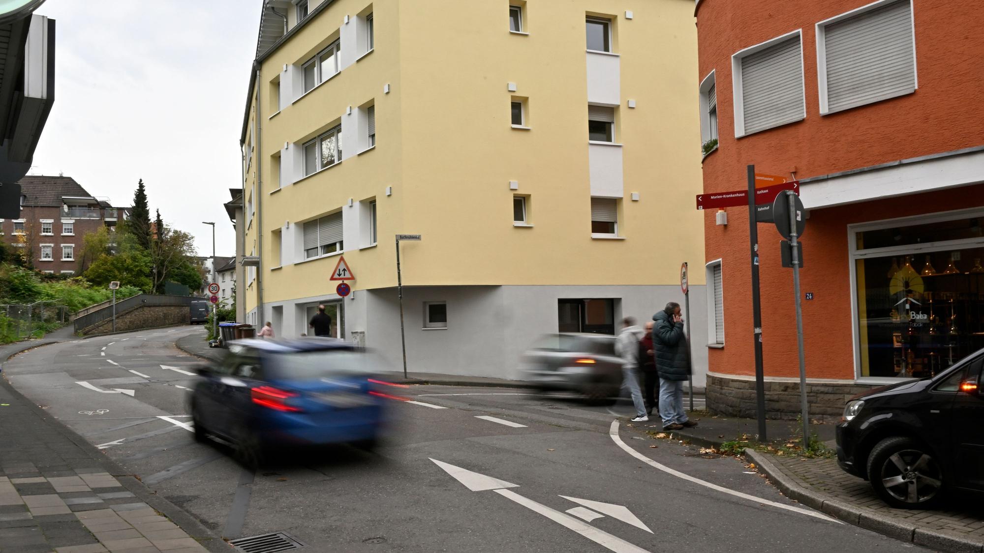 Die Laurentiusstraße noch ohne jede Markierungen für Fahrräder.