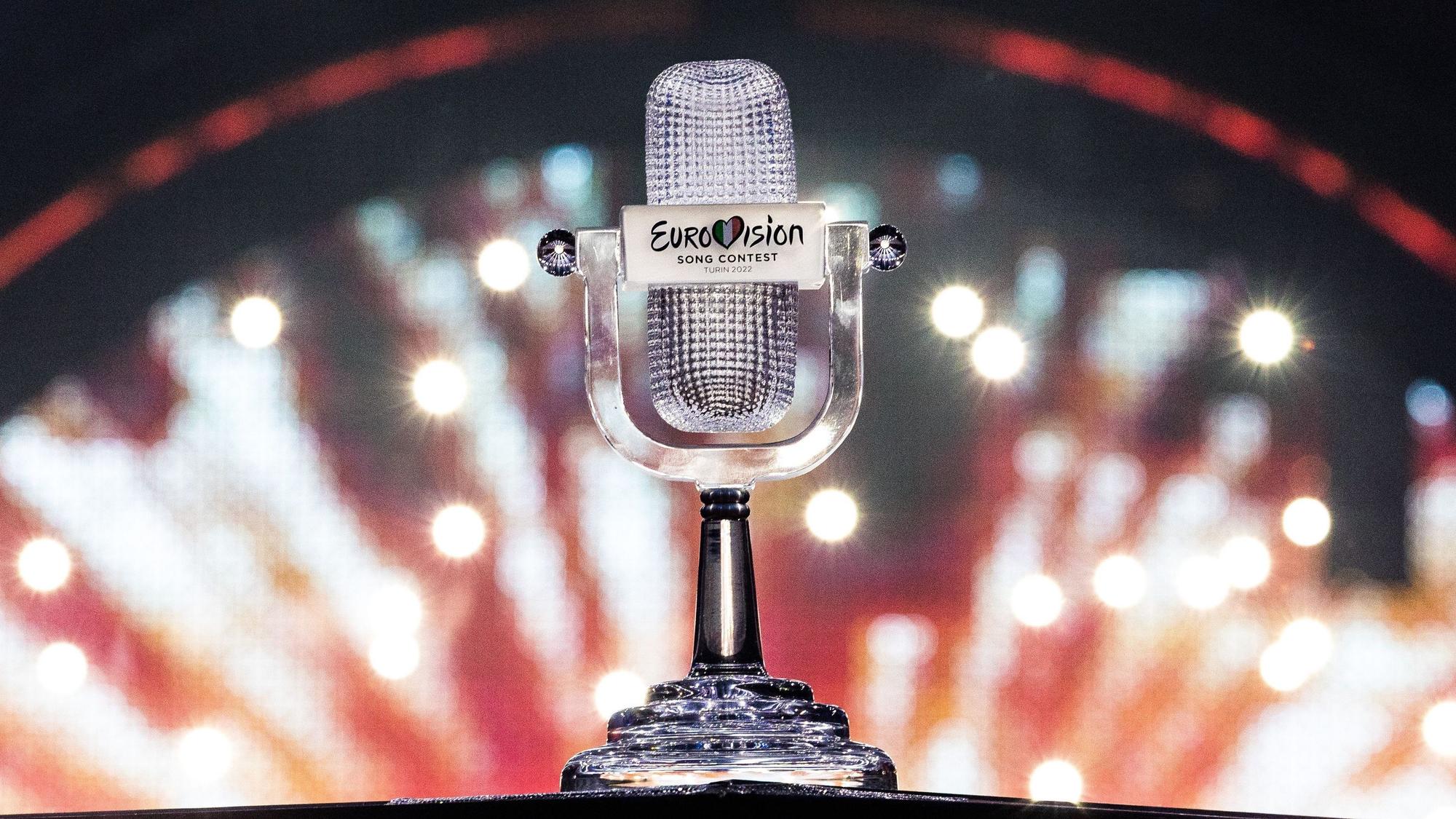Die Trophäe des Eurovision Song Contest 2022 war ein silbernes Mikrofon.