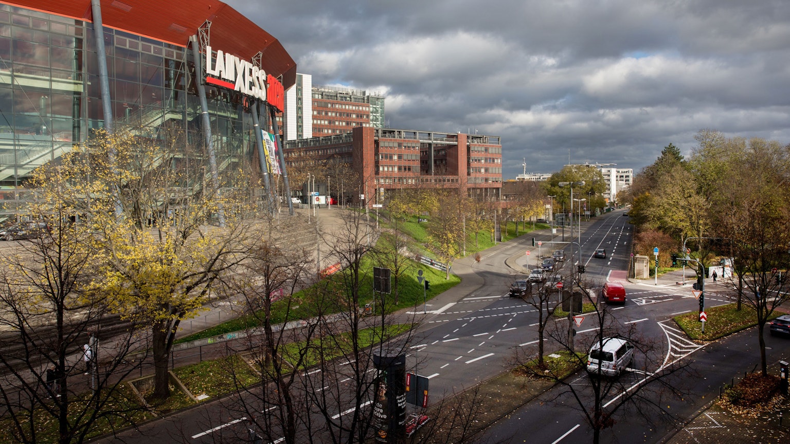 Die Gummersbacher Straße an der Lanxess-Arena